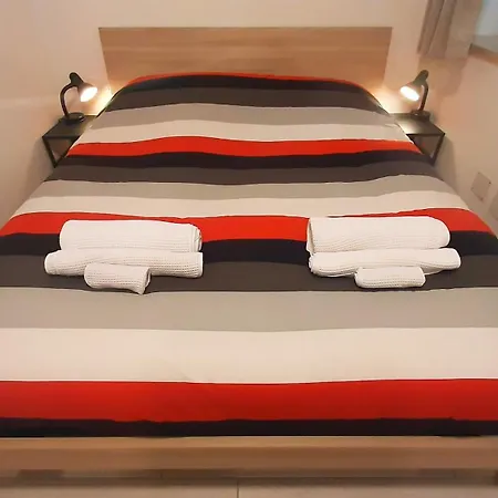Comfy&cozy Flat In Center * 피우미치노